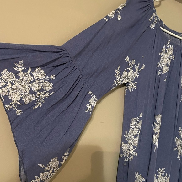 Floral Blue Women's Top - Picture 3 of 4